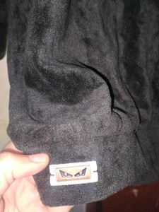 Stylish Black Sweatshirt