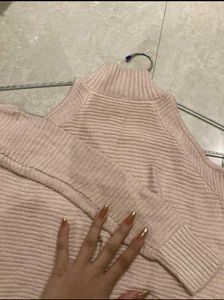 CUT SHOULDER KNITTED TOP✨🤍