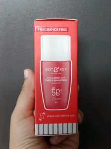 DOT&amp;KEY STRAWBERRY DEW TINTED SUNSCREEN