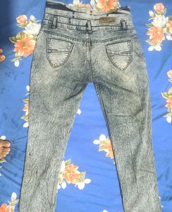 High-waisted Jeans