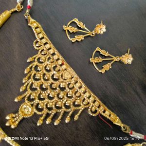 Elegant Gold-toned Jewelry Set