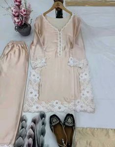 Elegant Ethnic Kurta Set with Dupatta