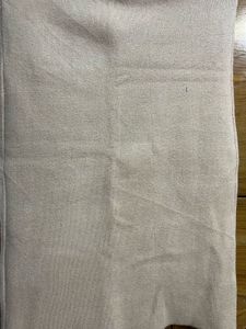 Elegant Knit Skirt with Detail