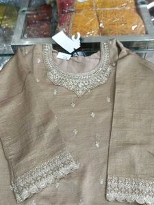 🤩New Elegant Embroidered Kurta Set With Dupatta🤩