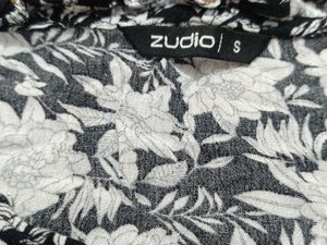 Floral Print Tie-Front detail Crop Top