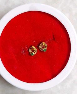 Gold Ring Type Studs
