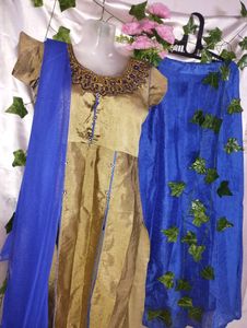 Ethinic Gown Type Kurta With Skirt And Shawl