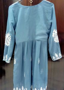 Chikankari kurti grey