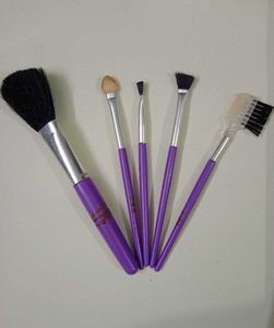 FREE 🚚 Combo Of 5 - Makeup Bundle