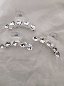 Korean Diamond Clutcher
