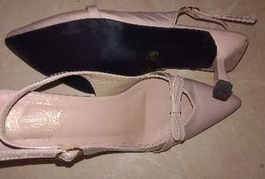 Elegant Heels.       Cash Only