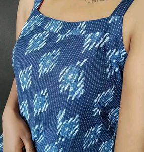Blue geometric print kurta(free necklace)