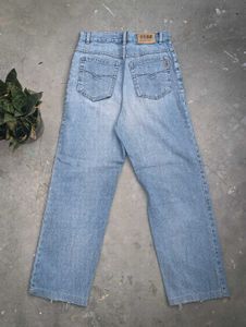 straight fit jeans