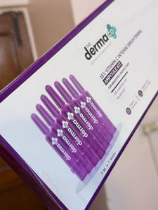 The Derma Co Vit C Ampoule Kit