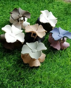 Mate Floral Design Korean Hair Claw