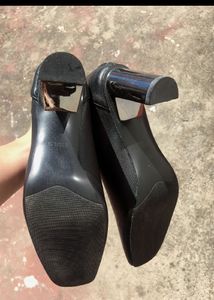 Preloved Heeled Boots In Black