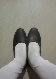 Used Shoe with Socks