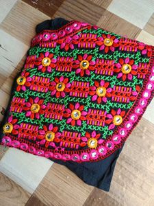 Embroidered Kiti