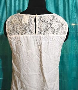 BOGO🎁Buy One Get 1🎁 Free Size S/M White Lace Top