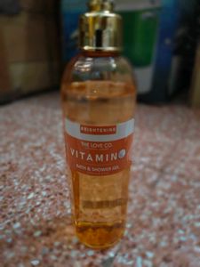 The Love Co. Vitamin C Bath &amp; Shower Gel