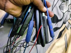 Mixed Lot of Neckband Headphones 10 Pics