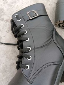 Black Ankle Boots || (used only once)