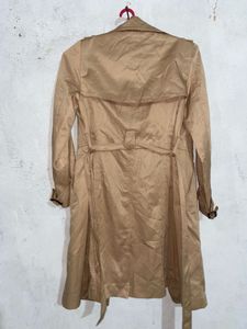 Best Combos Trench coat, top and Savana cap