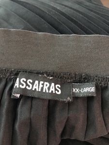 Black Pleated Skirt(Women’s)