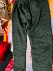 Wollen Loer Can Wear In A Very Warm Weather