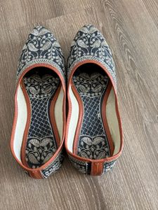 Embroidered Ethnic Juttis combo set of 3 pairs