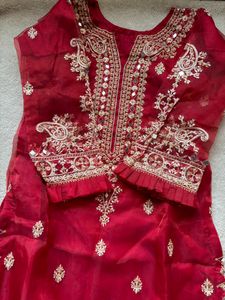 PAKISTANI PARTY SUIT + FREEBIE
