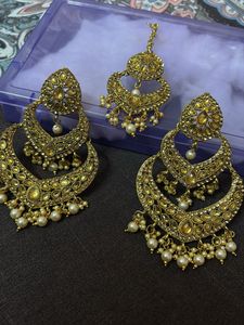 long earring and maang tika