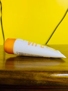 Lakme 9 To 5 - Vitamin C Facewash (Mini)