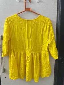 Butter Yellow Top