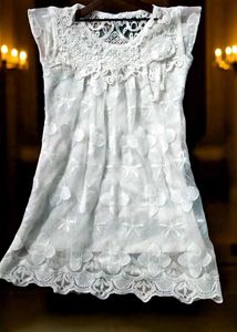 1/4th Dimett Jeans &amp; Elegant-White Foral Top