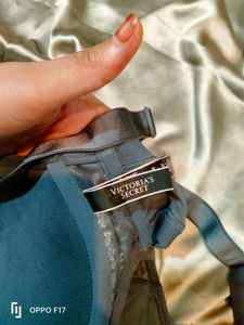 🌸Victoria&#39;s Secret Gray Bra 🌸