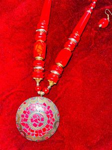 Neckpiece with Small Earrings