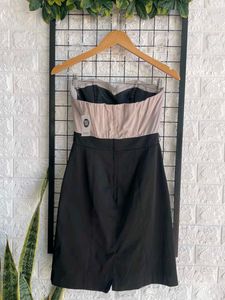 Chic Two-Tone Mini Dress