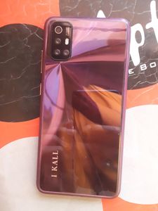 I kall phone  new phone 5 se 8 din us huaa bas iska disply nahi ha baki sab thik ha all working no replacement