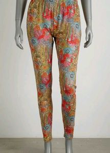 🟥FREE---BIES🟥floral Print pants