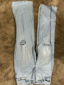 Light Wash Jeans - Modern Style