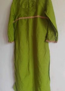 Green Kurta with Delicate Trim