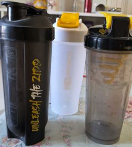 MuscleBlaze Shaker Bottles (Set of 3)