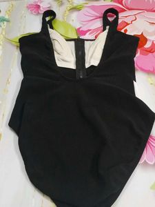 (1100)Black &amp; White One-Piece Swimsuit