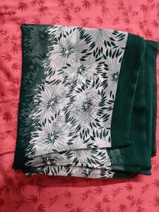 Women Green Floral Printed Georgette Saree