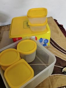 BRAND NEW Set 7 PCS Plastic Containers