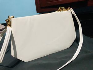 Chunky Chained Sling bag
