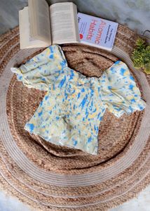 HEY CUTIES🌼🌷CHECK THIS BEAUTIFUL KOREAN TOP