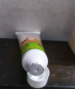 Mamaearth Sunscreen &amp; Daily Glow Face Cream