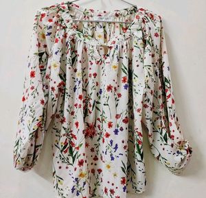 COMBO of MyGlamm LIT liquid lipstick + floral top